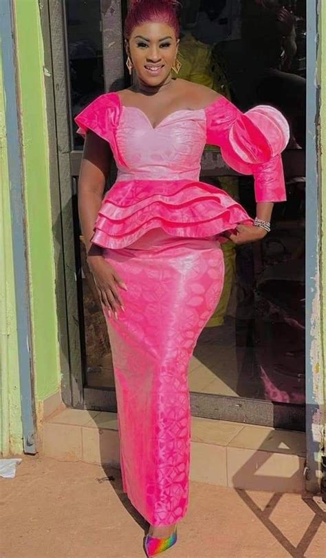 Pin By Fatyradia On Tenues Africaines African Design Dresses Prom