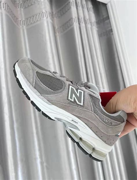 nb2002r grey : r/sneakerreps
