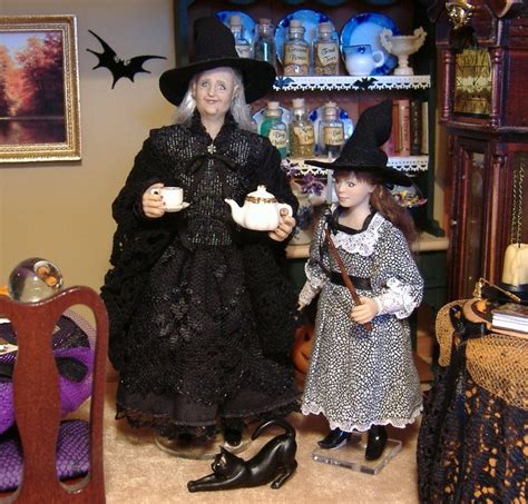 Miniature Witch Witch With Her Young Apprentice Granddaughter 1 12