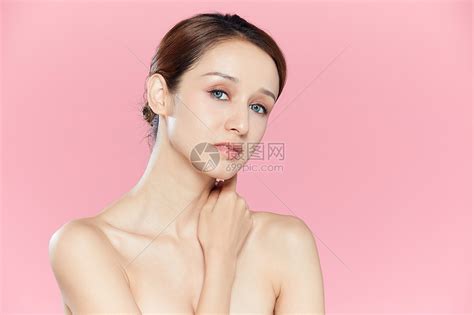 美女面部护肤保养保湿高清图片下载 正版图片501690384 摄图网