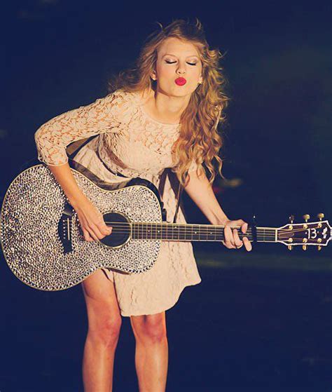 glittery guitar - Taylor Swift Photo (32730651) - Fanpop