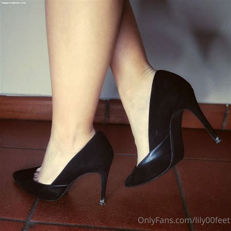 Lily00feet Nude OnlyFans Leaks Fappening FappeningBook