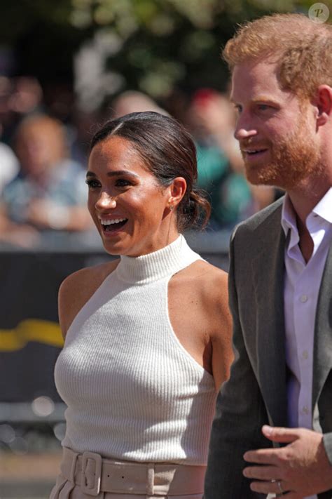 Meghan Markle Absente Du Couronnement De Charles Iii Au Naturel En