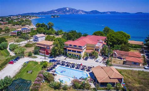 Porto Koukla Beach in Agios Sostis dé VakantieDiscounter