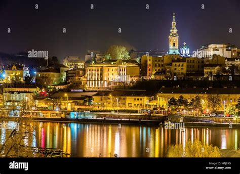 Blick Auf Die Stadt Von Belgrad Bei Nacht Serbien Stockfotografie Alamy