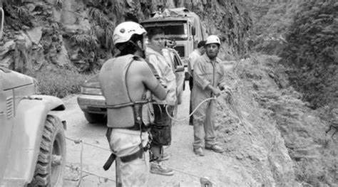 Bolivia 13 Muertos Por Derrumbe En Los Yungas Cosecha Roja