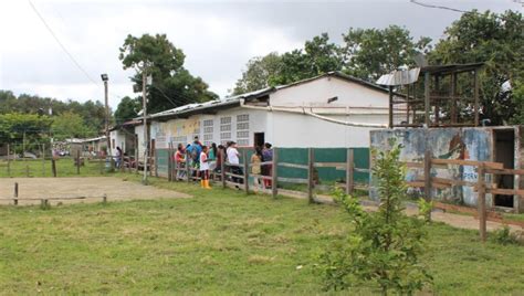 Infraestructura De Escuelas Rurales En Mal Estado