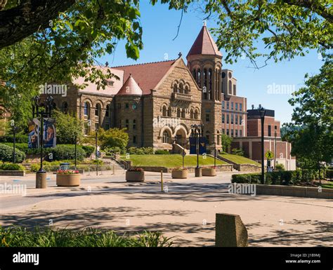 American university campus hi-res stock photography and images - Alamy