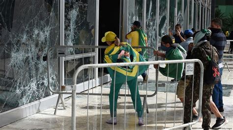 Hallan Sangre Orina Y Heces En Sede Del Ejecutivo De Brasil DW 09