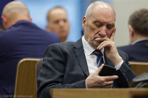 Policja Sprawdza Czy Macierewicz Z Ama Prawo Media Rajd By Ego