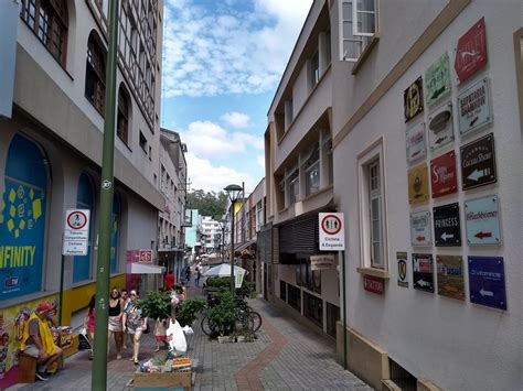 Rua Xv De Novembro A Rua Mais Alem De Blumenau Casa De Doda