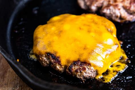 how long to cook burger on skillet