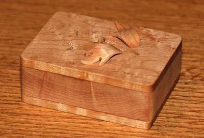 Scrollsaw Workshop: Free scroll saw pattern. Jewelry Box with basic 3D cut leafs.