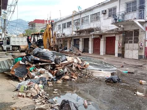 Alcaldesa De Acapulco Amaga Con Detener A Quienes Arrojen Basura En La