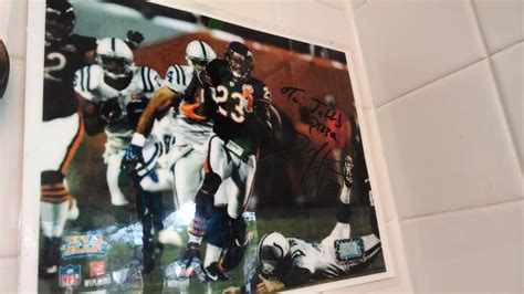 Thought I'd share the Devin Hester autograph found at a Jet's pizza in ...