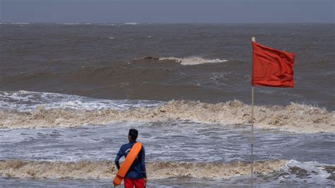 Thousands In India Pakistan Evacuate Ahead Of Cyclone Biparjoy Fox News