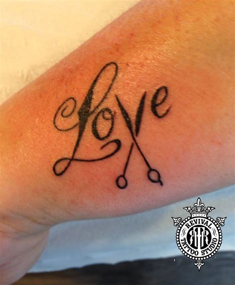 Nice Script Tattooed On A Hairdresser Tattooed In The Studio By Nathan