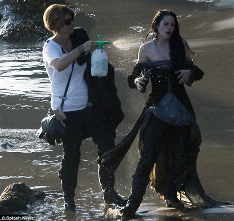 Kristen Stewart Flashes Her Snow White Flesh Filming Wet And Wild Beach