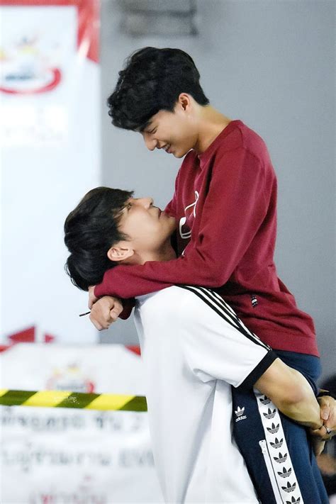 Pin On Mewgulf Cute Gay Couples Model Poses Couples