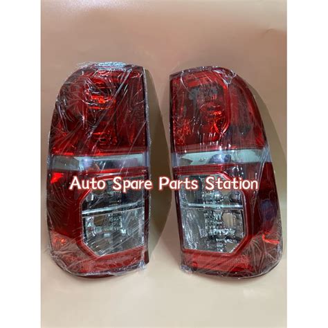 TOYOTA HILUX VIGO KUN25 KUN26 2011 2016 Tail Lamp Lampu Belakang