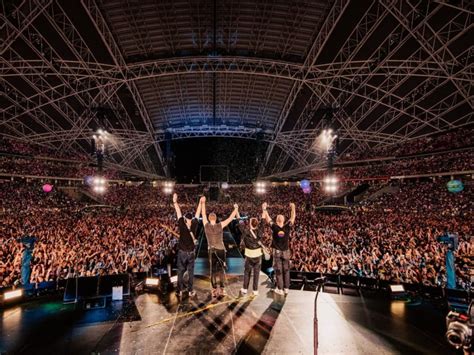 #trending: Fans laud first night of Coldplay concert in S’pore despite ...