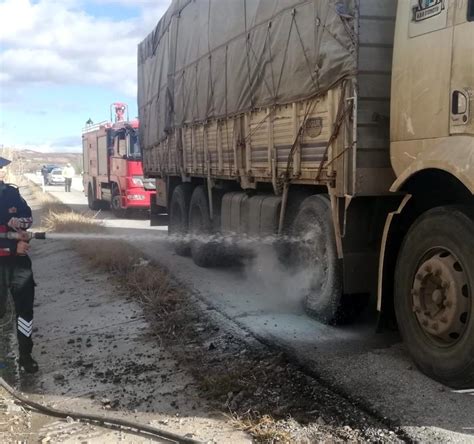 Sungurlu da seyir halindeki kamyon alev aldı Son Dakika