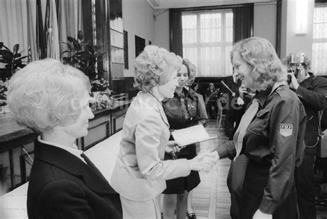 Ddr Fotoarchiv Berlin Margot Honecker Ministerin F R Volksbildung