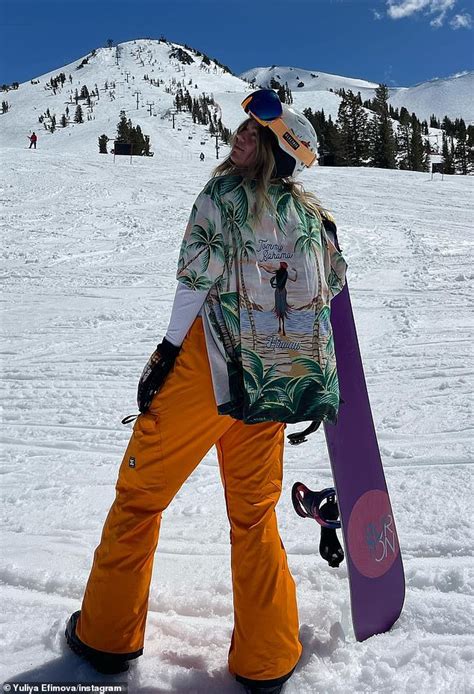 Russian Olympic Swimmer Yuliya Efimova Strips Down To A Neon Pink Bikini While Skiing Daily