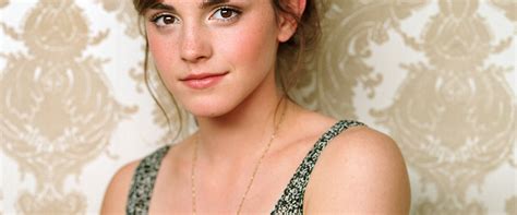 X Emma Watson Hot Cleavage X Resolution Wallpaper Hd Celebrities K Wallpapers