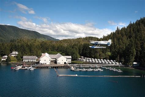 5 of the Best Alaska Resorts for Families - The Family Vacation Guide