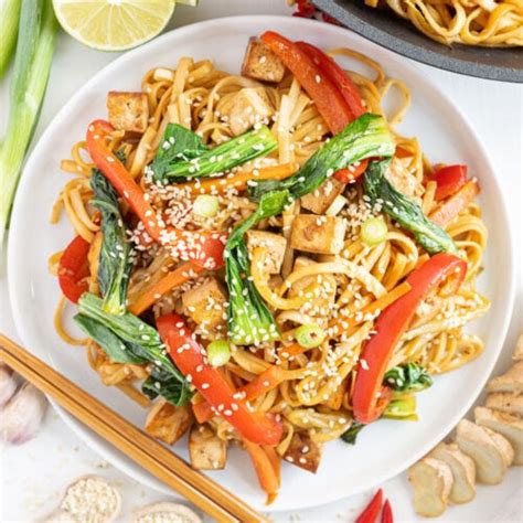 Vegan Stir Fry Noodles With Crispy Tofu Gathering Dreams