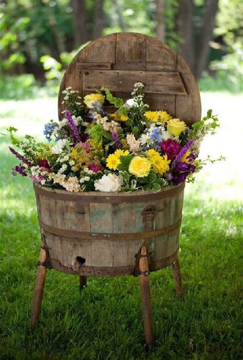 39 Best Creative Garden Container Ideas and Designs for 2018