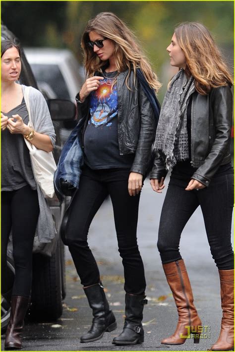 Gisele Bundchen: Bigger Baby Bump!: Photo 2311152 | Gisele Bundchen Photos | Just Jared ...