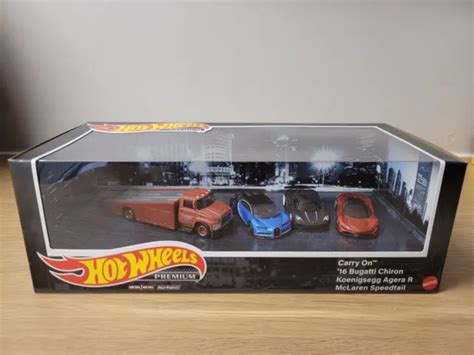 HOT WHEELS PREMIUM Collector Box Diarama Bugatti Chiron Koenigsegg Agera R