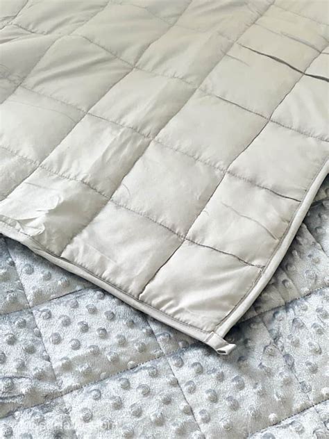 Best Cooling Weighted Blanket - Must Have Mom