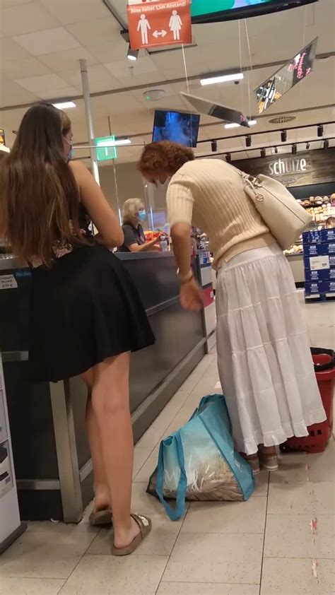 Cute Lady Bend Over In Short Skirt Ass Forum
