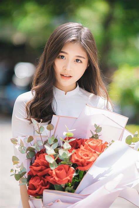 Hot girl ĐH Ngoại thương đẹp như nàng thơ trong bộ ảnh chia tay thời sinh viên Netizen Việt