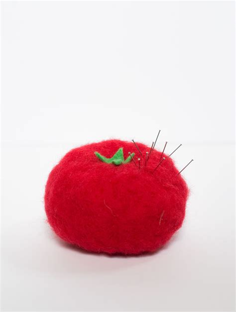 Diy Felted Tomato Pincushion The Homesteady