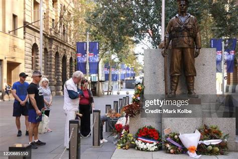 Martin Place Cenotaph Photos And Premium High Res Pictures Getty Images