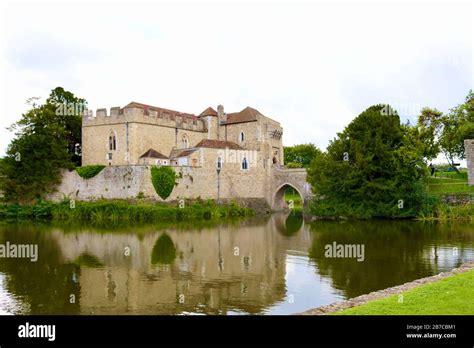 Leeds Castle, England Stock Photo - Alamy