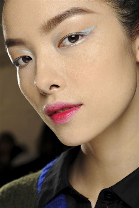 Pat Mcgrath S Most Mesmerising Beauty Looks Fuchsia Lip Graphic Eyes