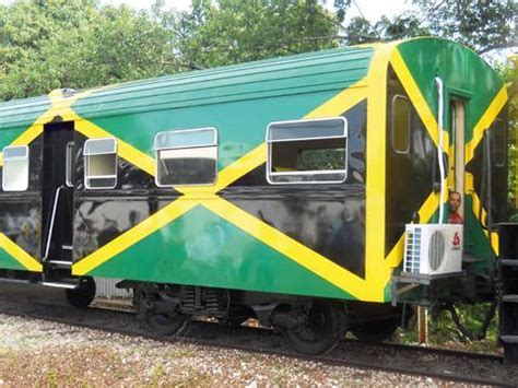 Passenger trains return to Jamaica | News | Railway Gazette International