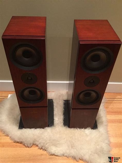 LINN Bi Amped Keilidh Speakers W Aktiv Cards And 2X LK85 Power Amps