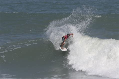 Ian Gouveia é campeão do Circuito Banco do Brasil de Surfe