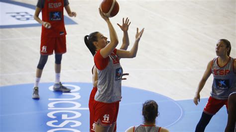 Las fotos del primer entrenamiento de la selección española femenina de