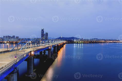 South Korea bridge at night overlooking Seoul Tower. 13186119 Stock ...