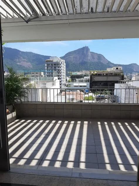 Cobertura Na Rua Bar O Da Torre Ipanema Em Rio De Janeiro Por R