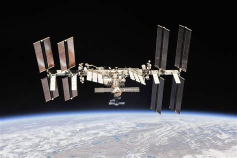 Освоєння космосу: Топ 12 космічних апаратів та супутників планет