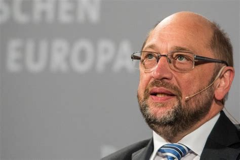 Γερμανία: Δημοσκόπηση "κόλαφος" για Μέρκελ και Σουλτς