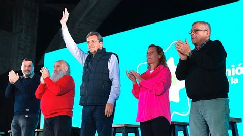 Los Movimientos Sociales Se Encolumnan Detrás De Massa Para Recuperar